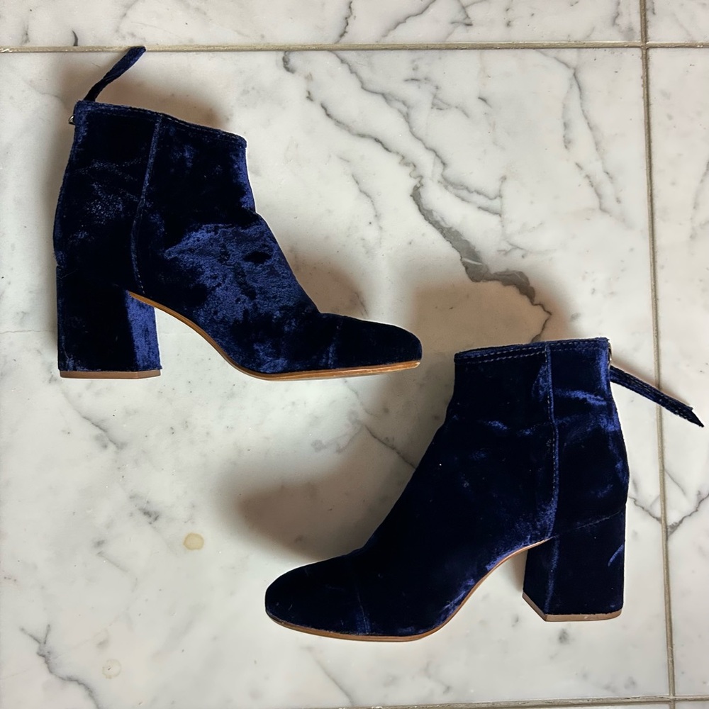 Sam Edelman The Jillian Boot Crushed Velvet Navy Blue Zipper Back Pull Size 6.5 - Picture 2 of 11